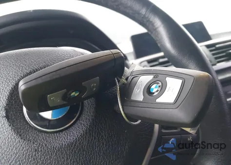 2013 BMW 328 Xi z USA, uszkodzony, nr VIN WBA3B3G52DNR79536